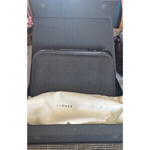 Laruce Ann makeup & brush bag w/ box and dust cover- never used- no brushes